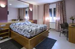 se admiten mascotas perros en Motel Cancún Avilés Iboya Asturias 4