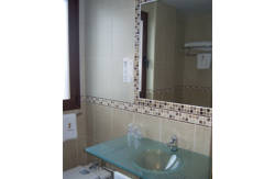 se admiten mascotas perros en Hotel Tudanca Aranda II** Aranda de Duero Burgos 3