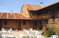 se admiten mascotas perros en Albergue Casa “Las Águedas” Murias de Rechivaldo León 2