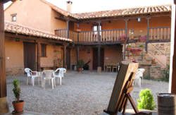 se admiten mascotas perros en Albergue Casa “Las Águedas” Murias de Rechivaldo León 3