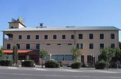 alojamientos Hostal del Carme** vacaciones en Vilagrassa hoteles en Lérida admiten perros escapada con mascota viajar con perro a Vilagrassa vacaciones verano