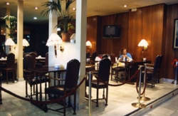 se admiten mascotas perros en Hostal del Carme** Vilagrassa L&eacute;rida 2