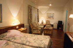 se admiten mascotas perros en Hostal del Carme** Vilagrassa L&eacute;rida 5