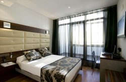 se admiten mascotas perros en High Tech Cliper Gran V&iacute;a*** Madrid Madrid 4