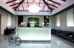 se admiten mascotas perros en Petit Palace Embassy Serrano**** Plus Madrid Madrid 2