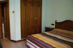 se admiten mascotas perros en Hostal Granada Salamanca Salamanca 3