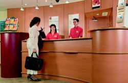 se admiten mascotas perros en Ibis Zaragoza Centro Zaragoza Zaragoza 2