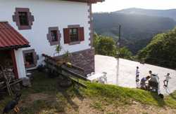 se admiten mascotas perros en Apartamento Rural Gainkoborda Etxalar Navarra 6