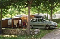 se admiten mascotas perros en Camping El Pedra Saldes Barcelona 2