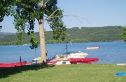 se admiten mascotas perros en  Camping Lago Barasona Graus Nieve, Huesca, Pirineos 3