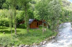se admiten mascotas perros en  Camping Verneda Pont D'Arros - Val D'Aran Nieve, L&eacute;rida, Pirineos 2