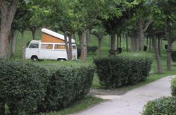 se admiten mascotas perros en  Camping Verneda Pont D'Arros - Val D'Aran Nieve, L&eacute;rida, Pirineos 3