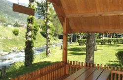 se admiten mascotas perros en  Camping Verneda Pont D'Arros - Val D'Aran Nieve, L&eacute;rida, Pirineos 4