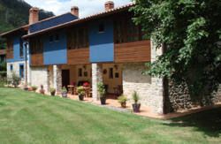 se admiten mascotas perros en Casa de Aldea Bajo los Tilos Ribadesella Asturias, costa-asturias 2