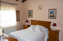 se admiten mascotas perros en Casa Molin de Sotu Loro&ntilde;e Asturias, costa-asturias 5