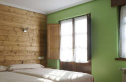 se admiten mascotas perros en Casa de Aldea El Sol Poo de Cabrales Asturias 5