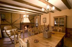 se admiten mascotas perros en Casa de los Ilustres Urue&ntilde;a recomendados, Valladolid 3