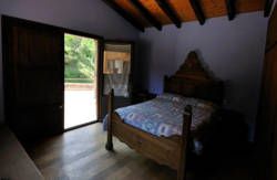 se admiten mascotas perros en Mas&iacute;a Can Planes Vall de Bianya Gerona 5