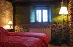 se admiten mascotas perros en Sobre F&aacute;bulas Pradena de Atienza Guadalajara 5