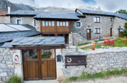 Casas Entre Babia y la Luna vacaciones en Villafeliz de Babia con perros alojamientos León admiten mascotas casas rurales dormir con tu perro verano
